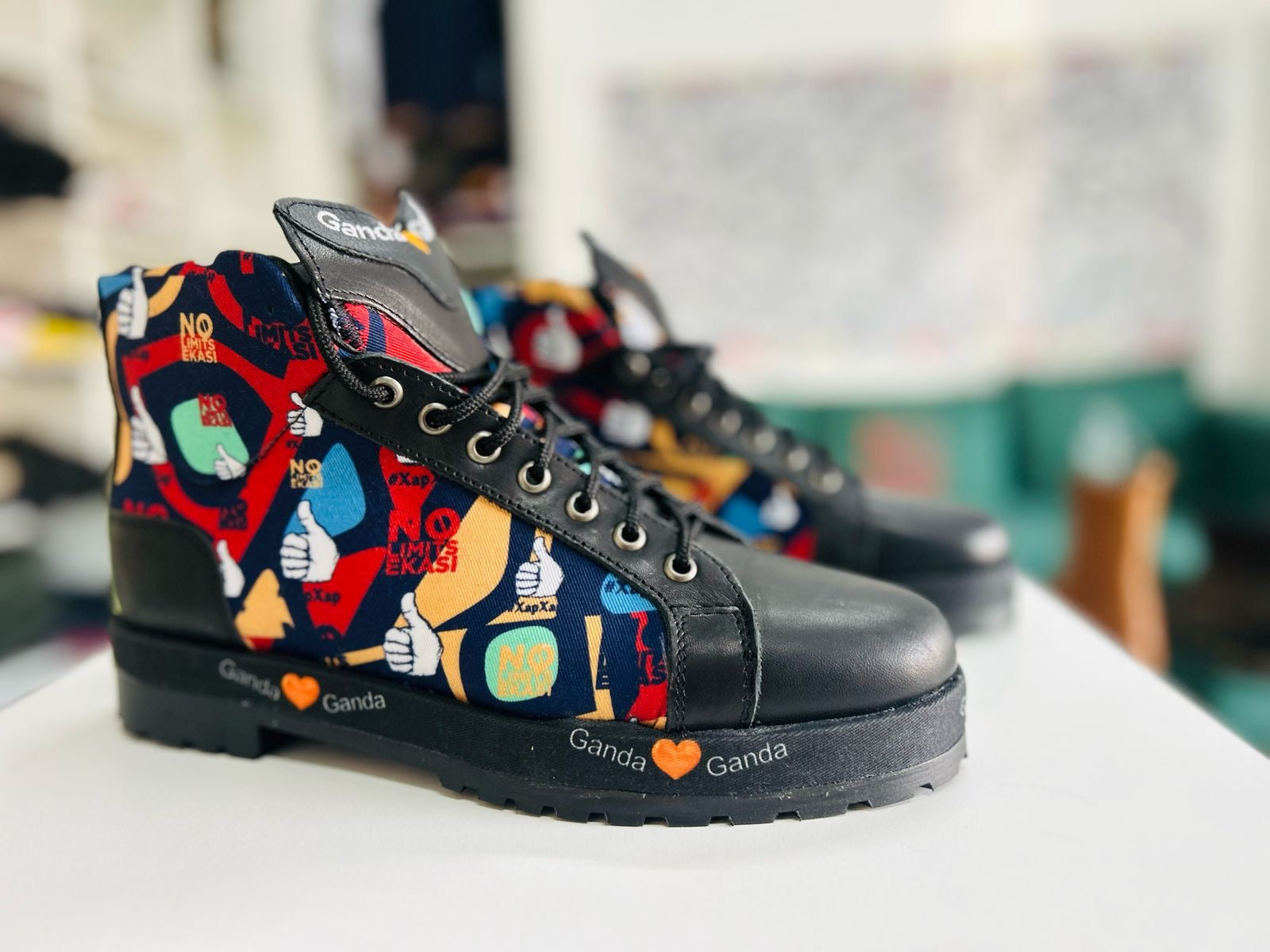 Ganda Ganda - Black No Limits Boots