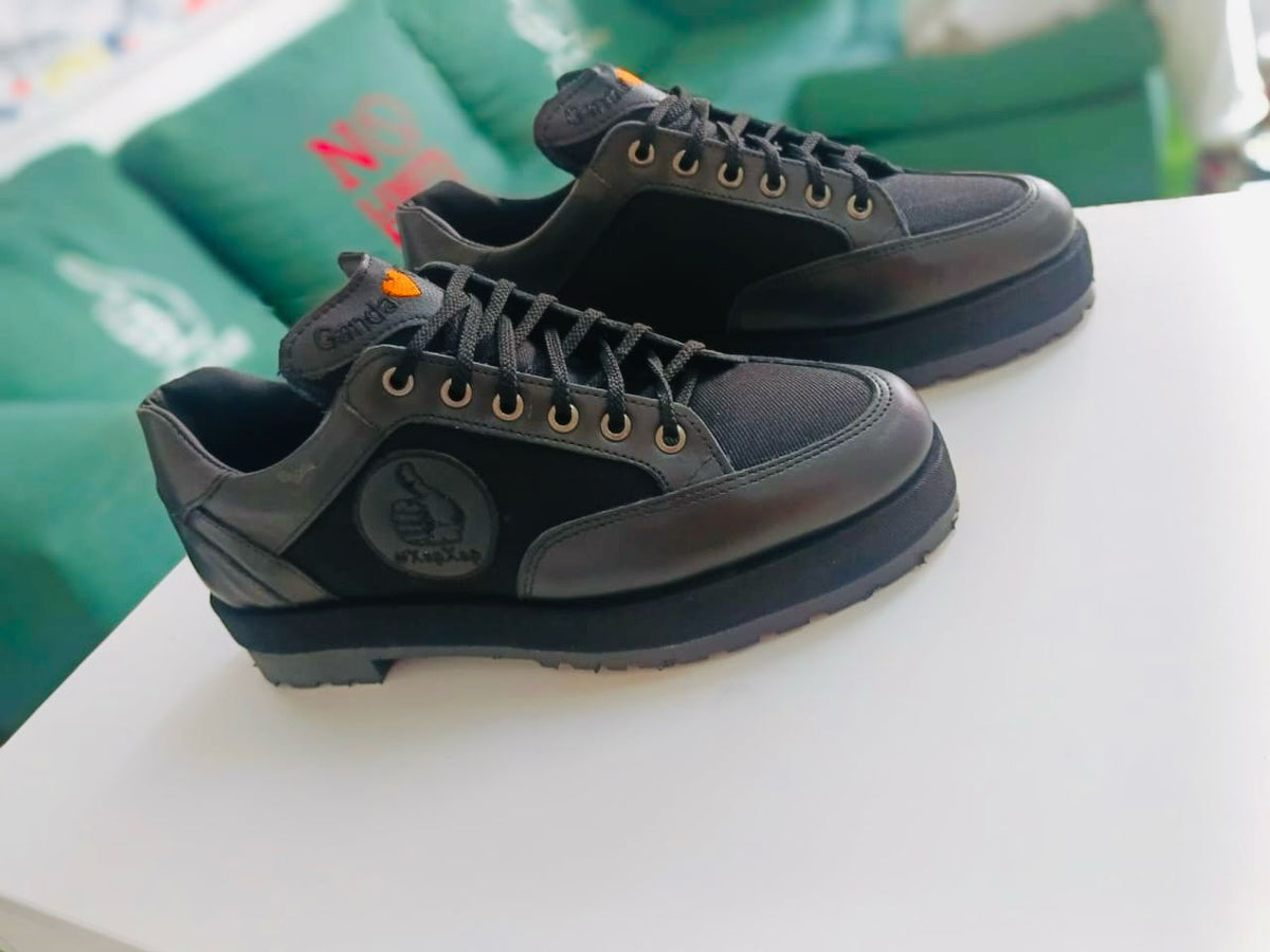 Ganda Ganda - All Black Low