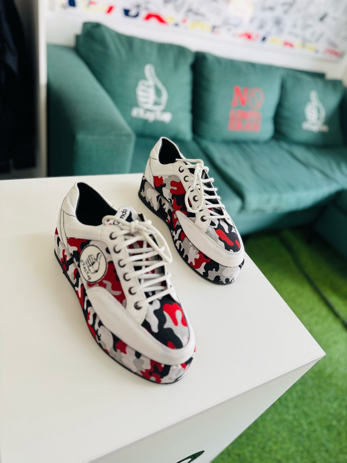 Ganda Ganda - Army Red & White High